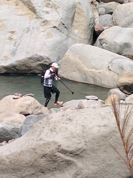 達娜伊谷-里美避難步道-巨石板步道-約富霓2788583