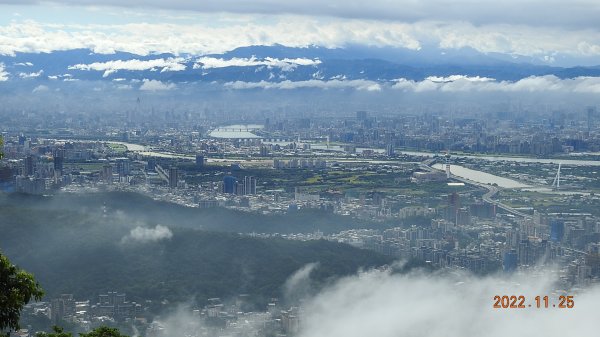 雲霧飄渺間的台北盆地&觀音山1926343
