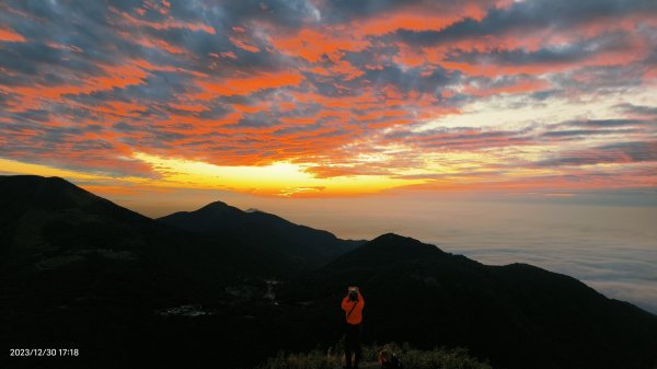 陽明山整天滿滿的雲海+最滿意的一次夕陽火燒雲202312302389442