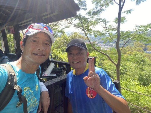 《夏日大坑同行記｜10號步道登稜線，與家人感受山風與人情味》2926333