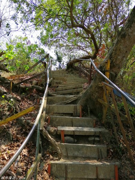 【台中。北屯】山頂視野佳。 小百岳集起來。編號42小百岳~南觀音山1373382