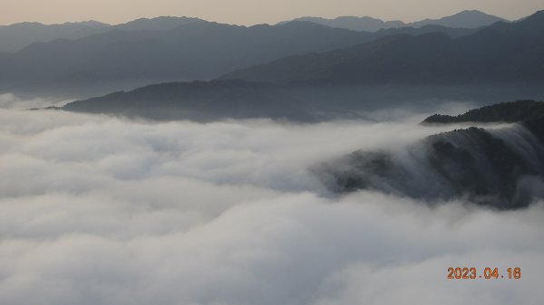 [縮時攝影雲山水] 翡翠水庫壩頂再見日出雲海+賞松月櫻&桐花