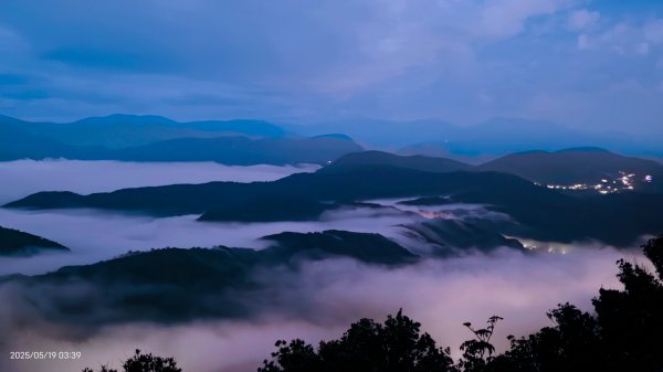 石碇趴趴走追雲趣 #二格山 #琉璃光 #雲海流瀑 #雲瀑 #日出  #手機拍攝 5/192790814