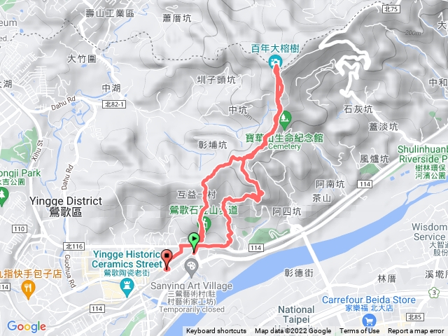 鶯歌石百年榕樹環繞