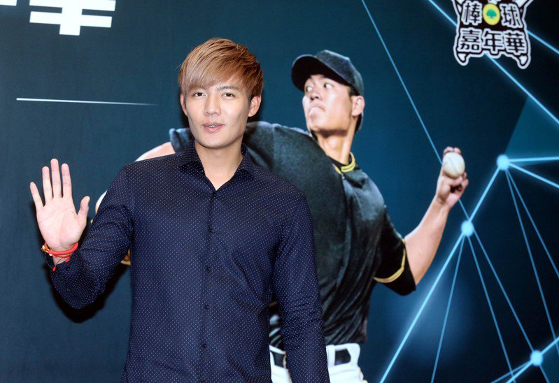 味全龍隊今天在新秀加盟記者會上,正式公布今年選秀狀元王維中的合約細節。 報系資料照 味全龍隊今天在新秀加盟記者會上,正式公布今年選秀狀元王維中的合約細節。 報系資料照