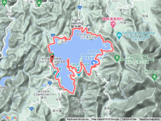 Hiking around Sun Moon Lake.