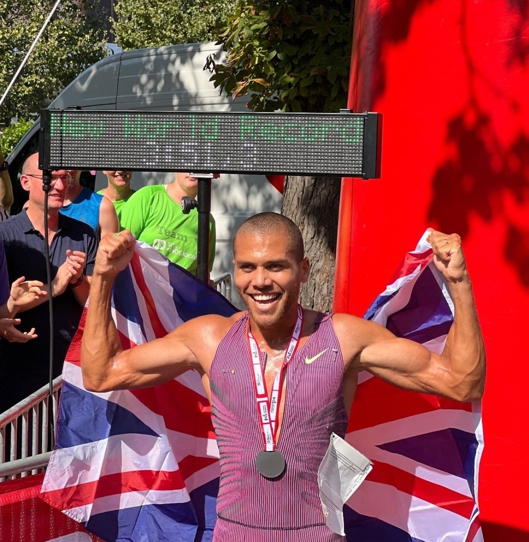 【紀錄】英國選手 Elliot Giles 跑出 3:51.3 創公路一英里世界紀錄