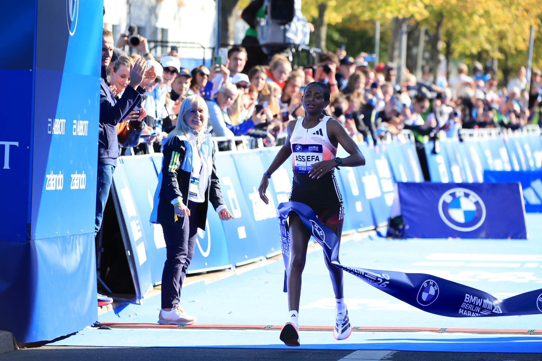 7b480161af9fbe29991994536cc3867da97da629b098b75c294dffdc3e463904.jpg