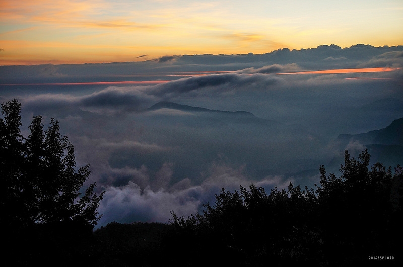 台 18 線夕陽山景