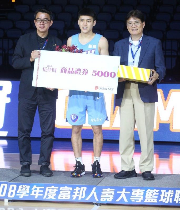 【新聞】UBA/健行、世新稱王封后 林俊吉、林蝶首獲MVP | 籃球筆記