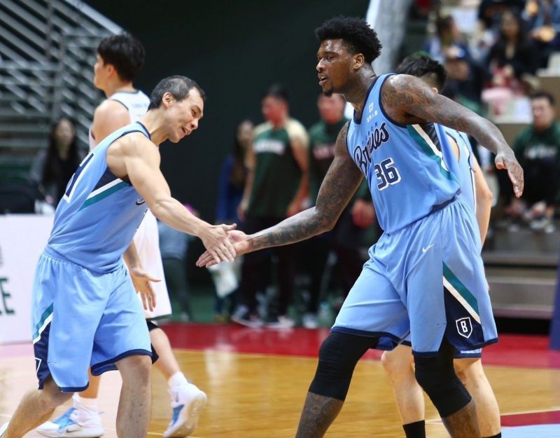 贾西亚全场进帐32分,帮助富邦勇士队拿下队史首冠.记者王腾毅/摄影