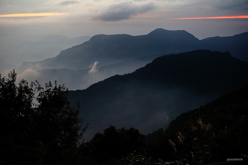 台 18 線夕陽山景