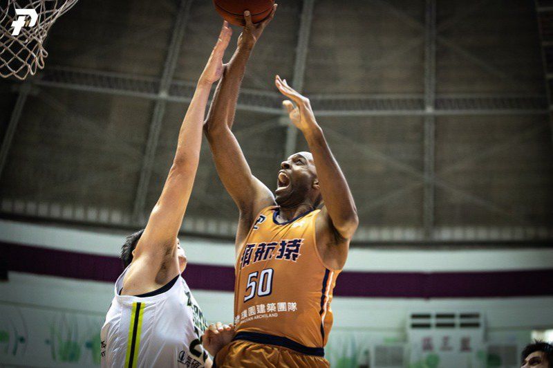 戴維斯最終戰繳出雙10成績。圖/PLG提供 戴維斯最終戰繳出雙10成績。圖/PLG提供