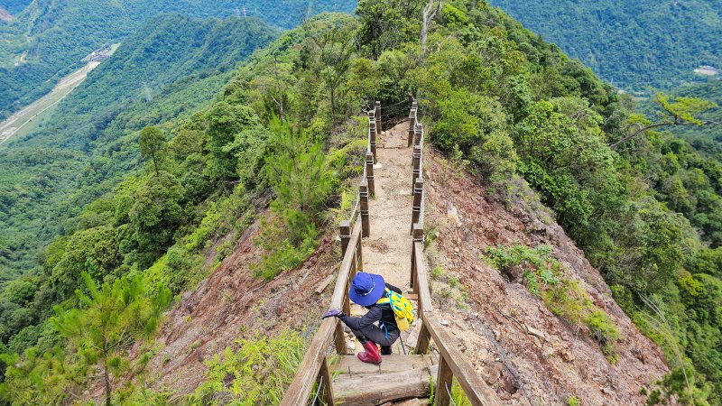 【白毛山】三刷谷關七雄|白毛山|絕美天國階梯~網美必訪