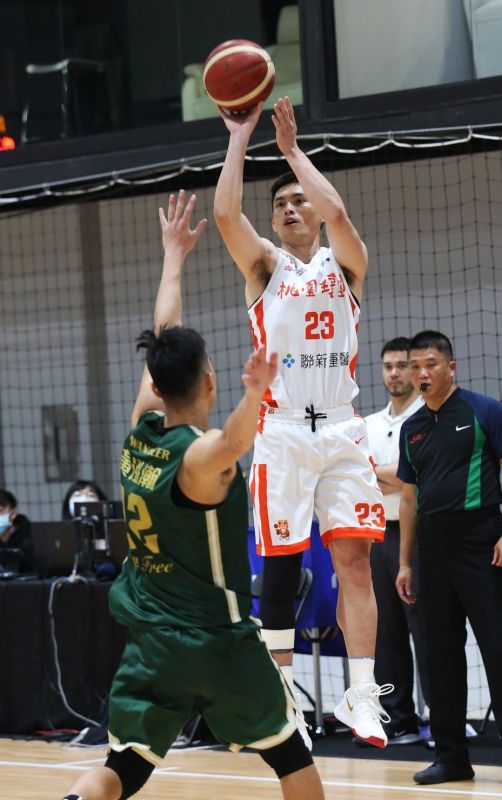 璞園隊呂奇旻（右）傷癒歸隊。圖／中華籃球協會提供
