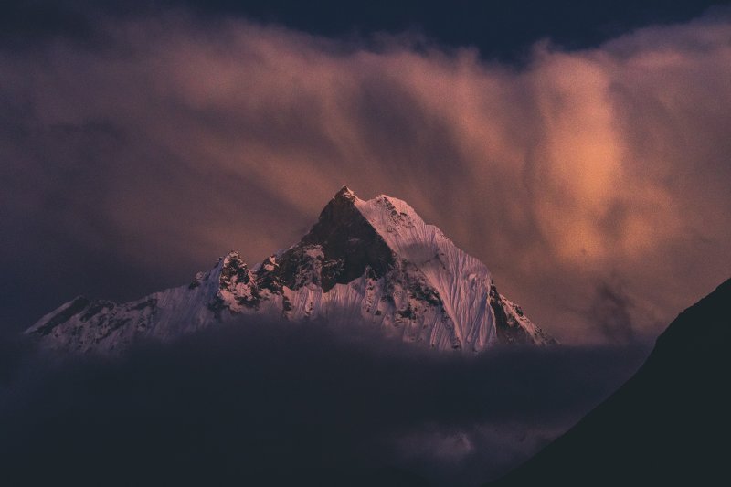 日落前的魚尾峰Machhapuchhure