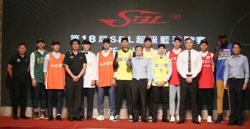 台銀在今年選秀會補進蘇士軒與簡家暐兩名台師大球員。記者侯永全/攝影 台銀在今年選秀會補進蘇士軒與簡家暐兩名台師大球員。記者侯永全/攝影