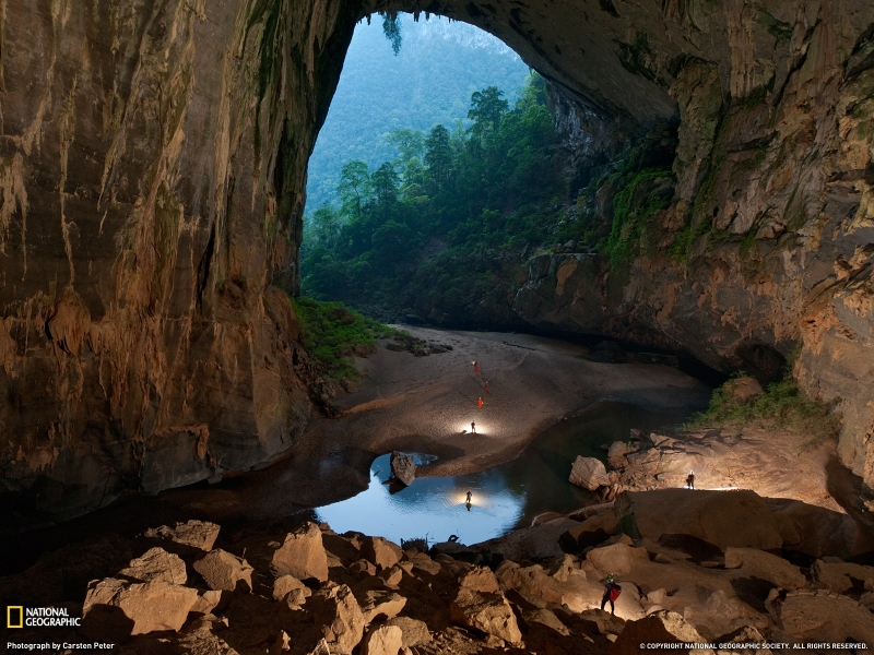 世界最大的洞穴走廊，「韓松洞（Son Doong Cave）」入口