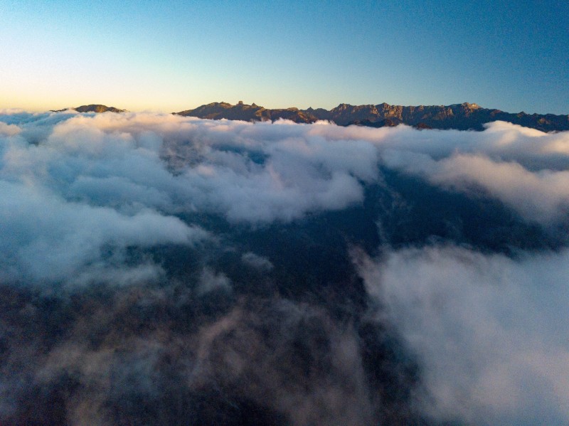 返回觀霧遊客中心後回望大霸群峰與聖稜線