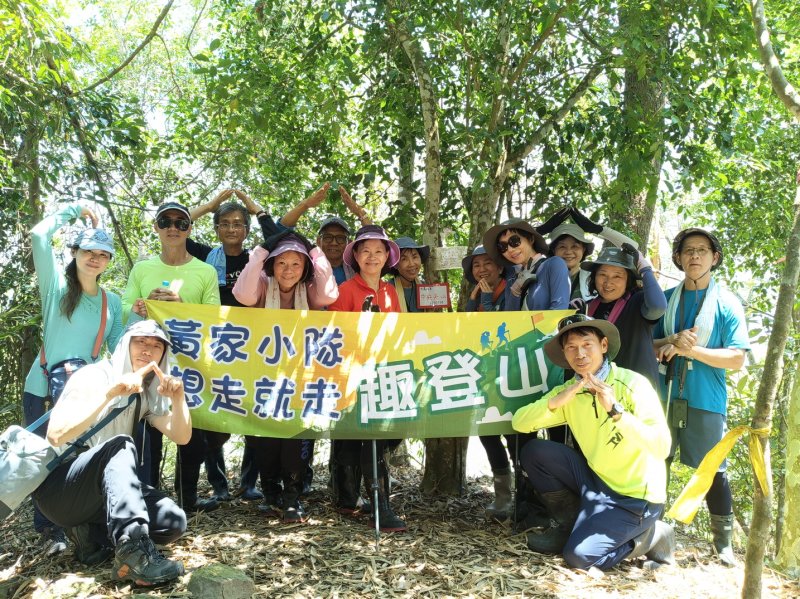 不怎麼尖的中央尖山!--南瀛百岳.上四社寮山-燈火尖山-阿里關山-中央尖山O型環走