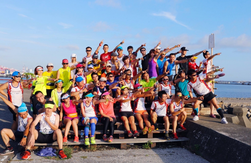 【跑團】BROOKS Run Happy Tour-PTT高雄夜跑團
