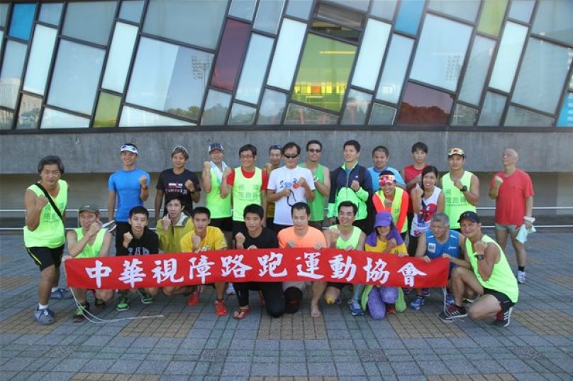 [視障跑者訓練] 你是我的眼 帶我領略跑道的精彩