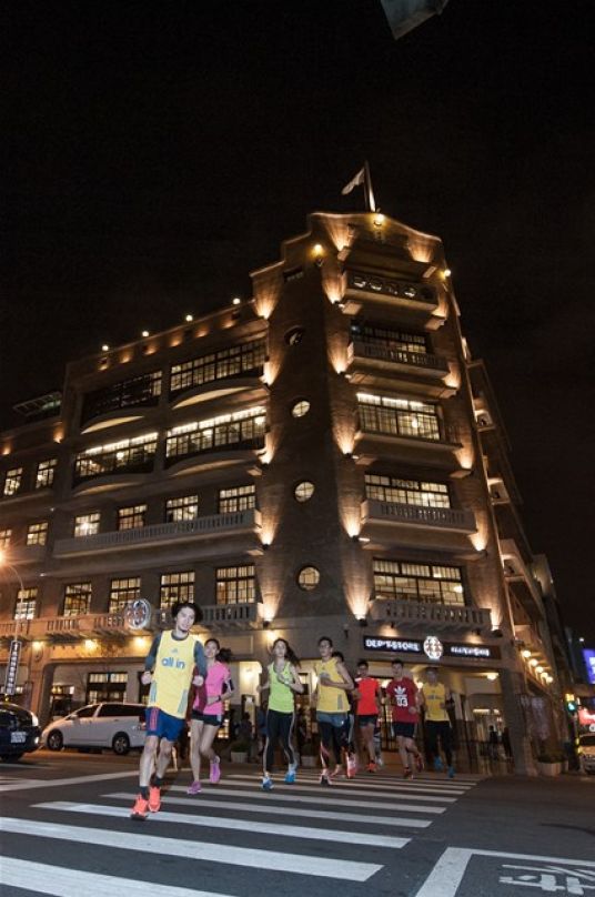 [adidas i am a runner] 古都夜裡跑 見證深夜府城的百年風華