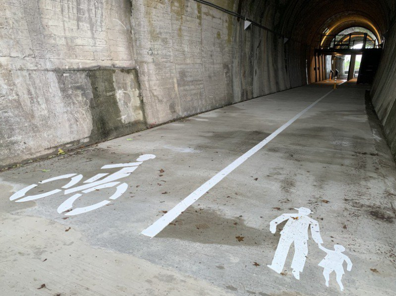 蘇澳鎮公所將閒置多年的蘇東隧道,打造成自行車道。記者林佳彣/攝影 蘇澳鎮公所將閒置多年的蘇東隧道,打造成自行車道。記者林佳彣/攝影