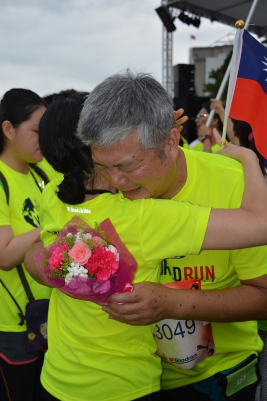 【人物】揮淚為亡兒跑 父：替天使兒圓助人夢