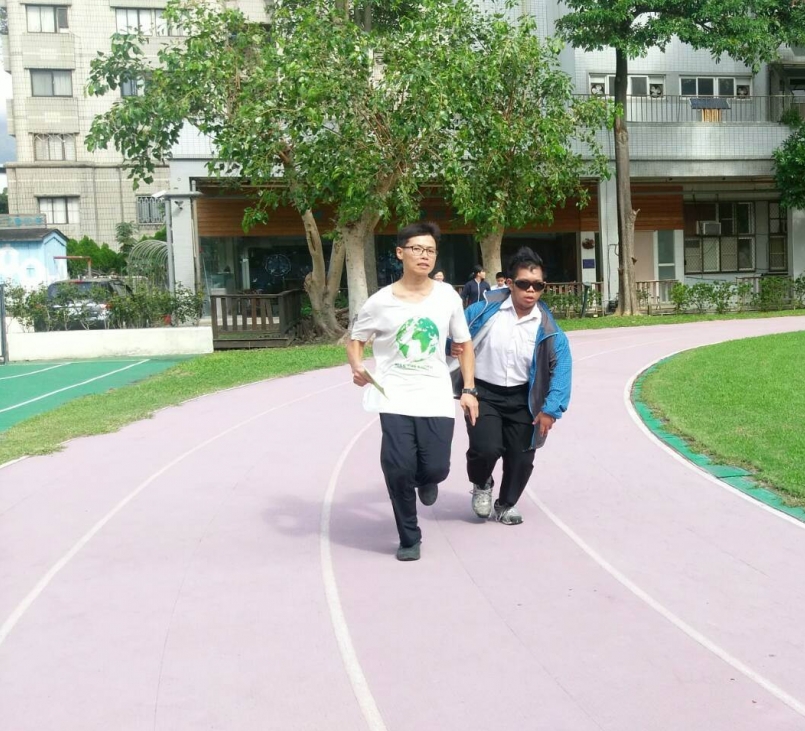 【新聞】豐富視障學生 台北啟明學校辦路跑