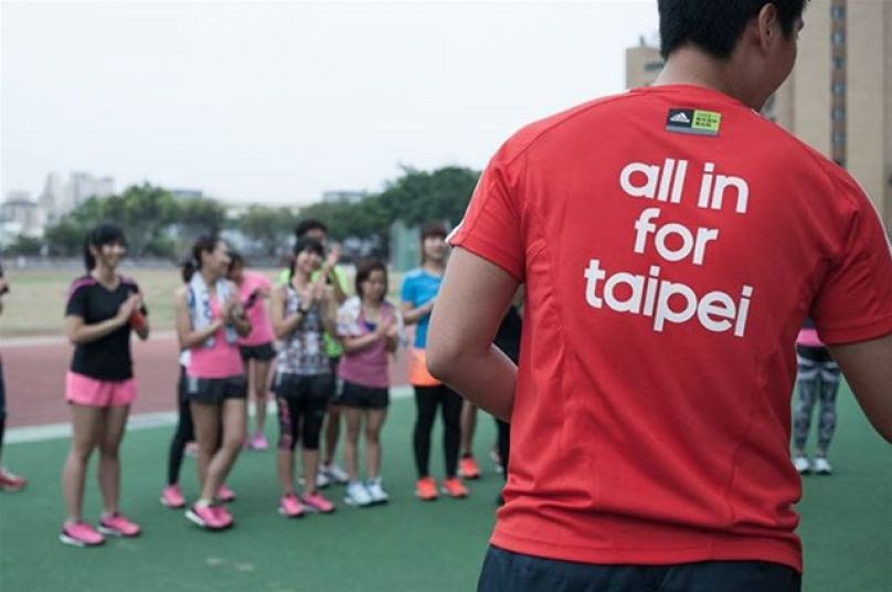 [adidas i am a runner] 我不是在跑步，就是在前往跑步的路上