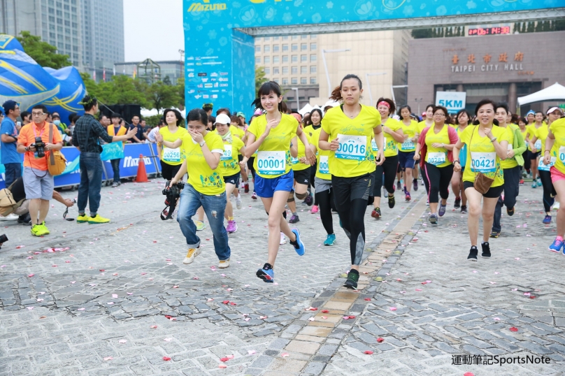 [女生愛跑步] 跑步讓甜姐兒綻放自信 翁滋蔓化身陽光跑者