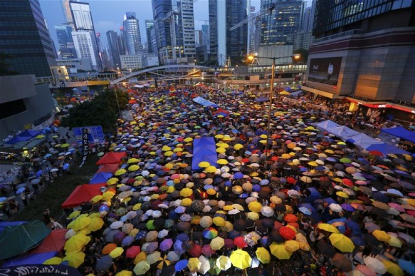 [世界跑馬燈] 社運馬！102K雨傘超馬 紀念傘運滿月