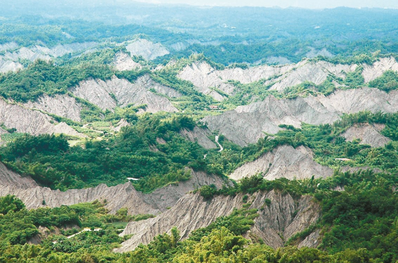 台南左鎮和龍崎交界有世界級堊地形景觀。 圖／吳淑玲 攝影