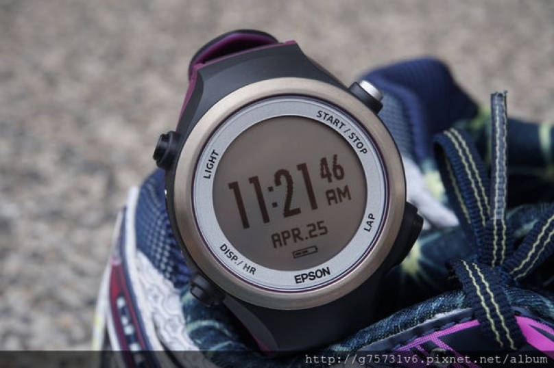 Epson Runsense 心率感測+GPS 開箱文上篇──薛朋妍