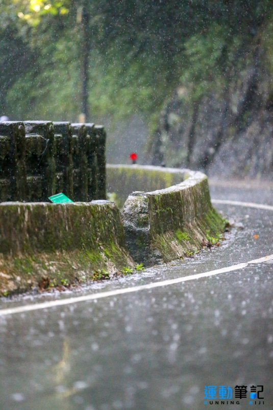 【新聞】才剛辦完烏峽馬 烏來台 9 甲線深夜坍方