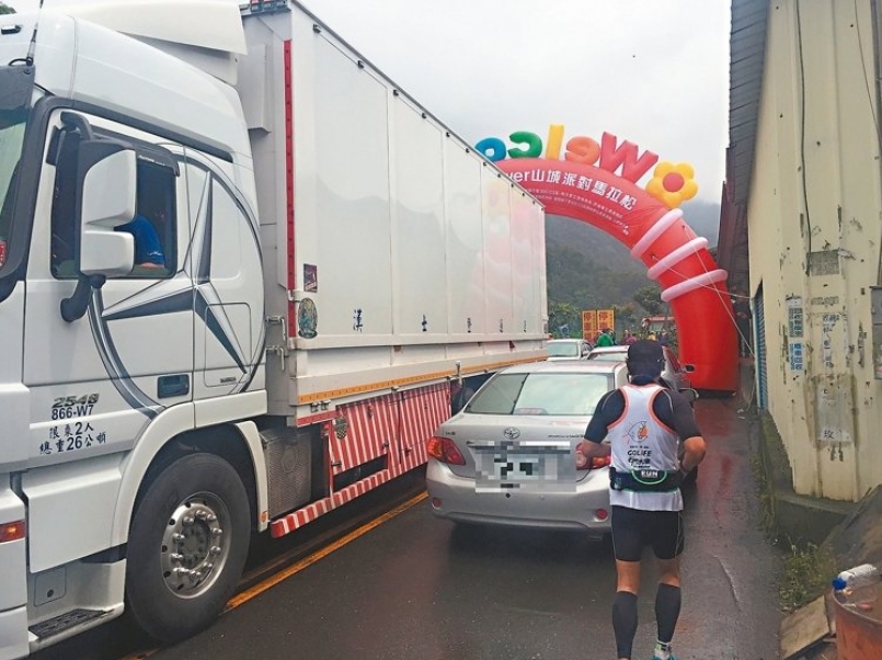 【賽事】埔里馬拉松／翻車、塞車 路跑狀況連連