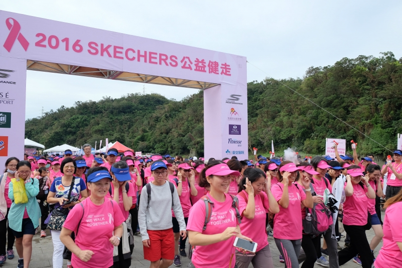 【活動】SKECHERS、簡嫚書與您一同響應乳癌防治月