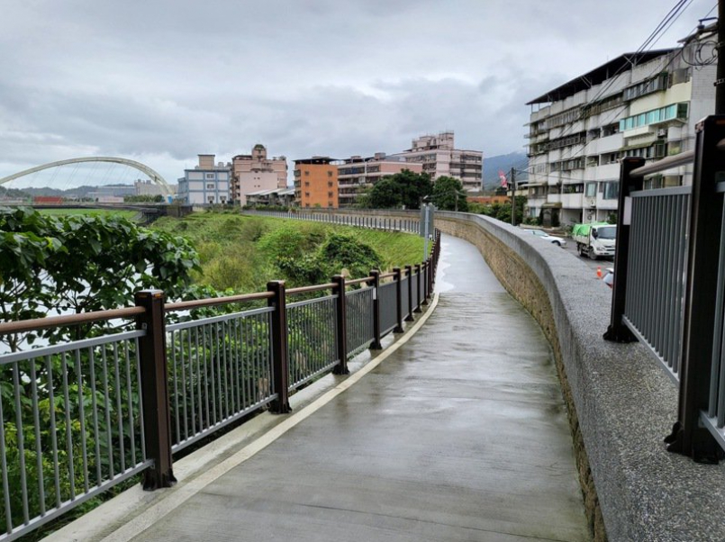 汐止到八堵橋自行車道打通，基隆河畔基隆已可串連雙北。圖／基隆市府工務處提供
