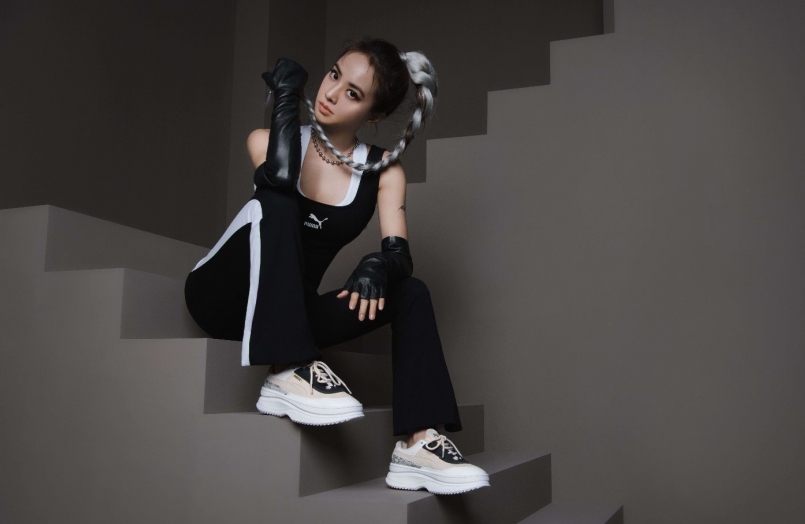 【品牌動態】Jolin 呸姊再度變身 詮釋 PUMA DEVA 厚底美學 | 文章 | 運動筆記