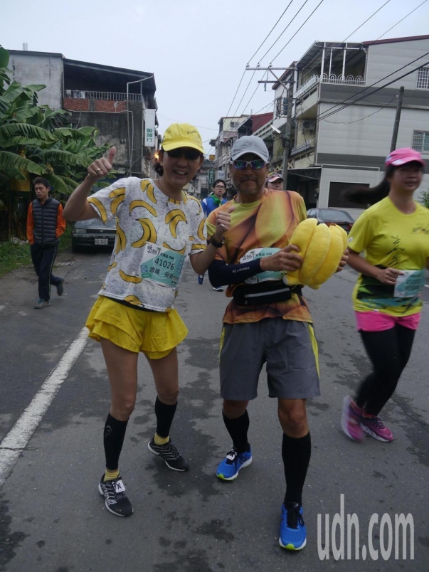 【賽事】全台唯一香蕉馬拉松 跑者造型非常「香蕉」
