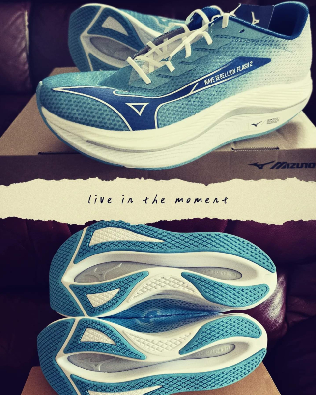 Mizuno Wave Rebellion Flash 2 青/白（Mizuno Wave Rebellion