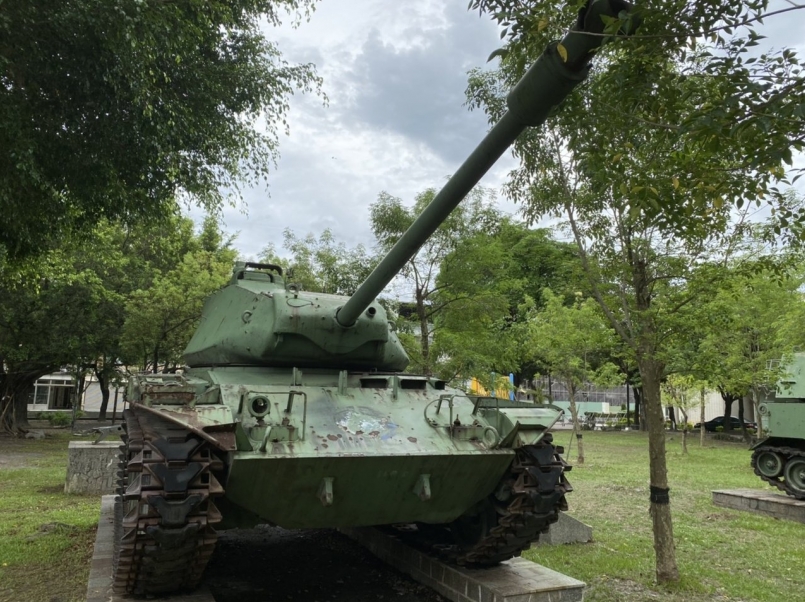 潮州運動公園內的坦克車，這處公園為南部陳列最多國軍武器的公園。 圖／陳弘逸 攝影