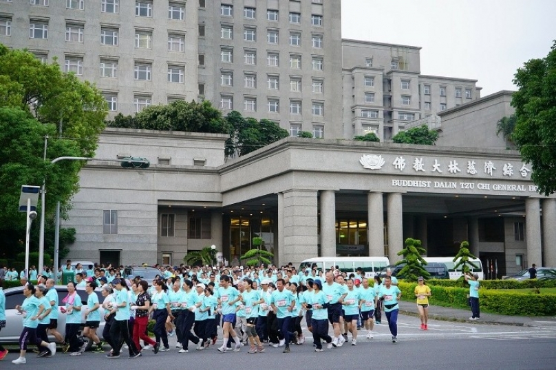 大林慈濟醫院15周年暖身千人路跑 文章 運動筆記