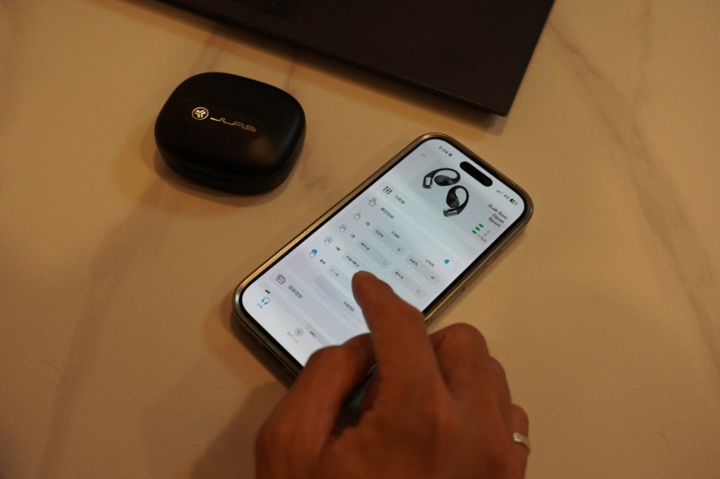 一張含有 小工具, 行動電話, 電子裝置, 通訊設備 的圖片 AI 產生的內容可能不正確。