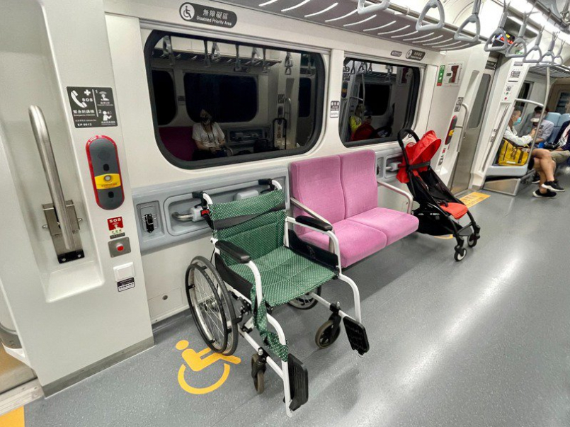 新設置的輪椅服務區。記者曹悅華／攝影