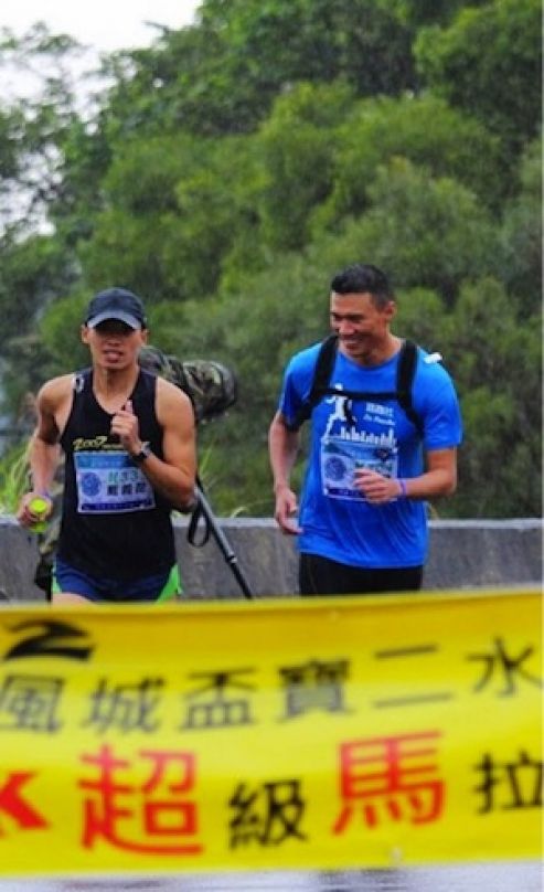 [阿飛正撰] 雨霧中的守候—2012風城寶二超馬