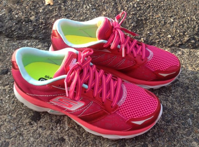 [跑鞋測試] Skechers GOrun Ultra長跑、越野兼顧的美型鞋款