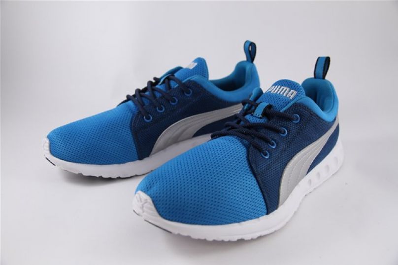 Puma Carson Runner 最適合牛仔褲的跑鞋