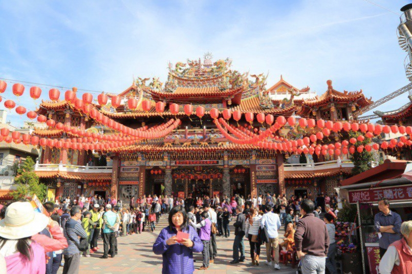 清水紫雲巖是台中最大的觀音廟，香客絡繹不絕。 圖／台中市政府提供